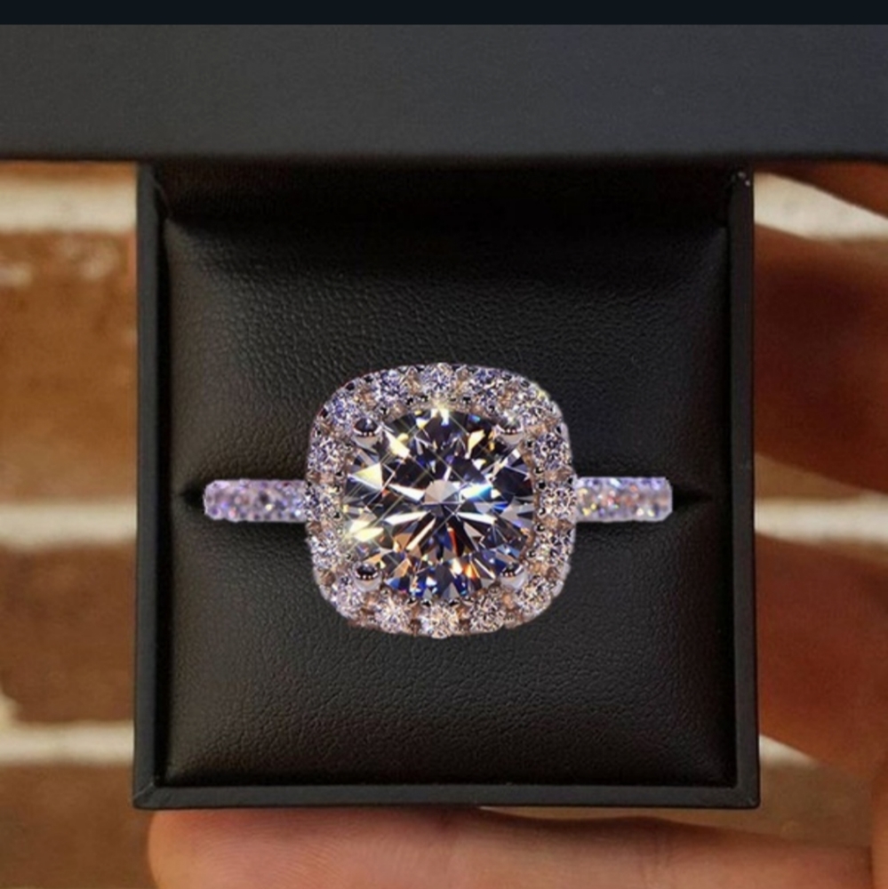(9) 💍 simulated diamonds cocktail ring  many sizes available